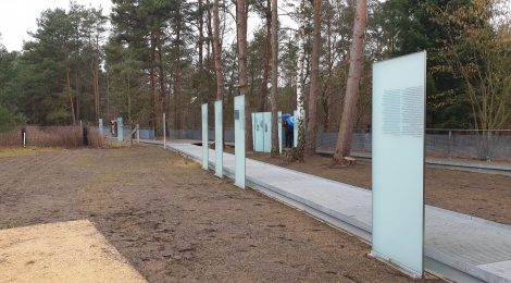 Gedenkveranstaltung in der Gedenkstätte des KZ-Außenlagers Jamlitz